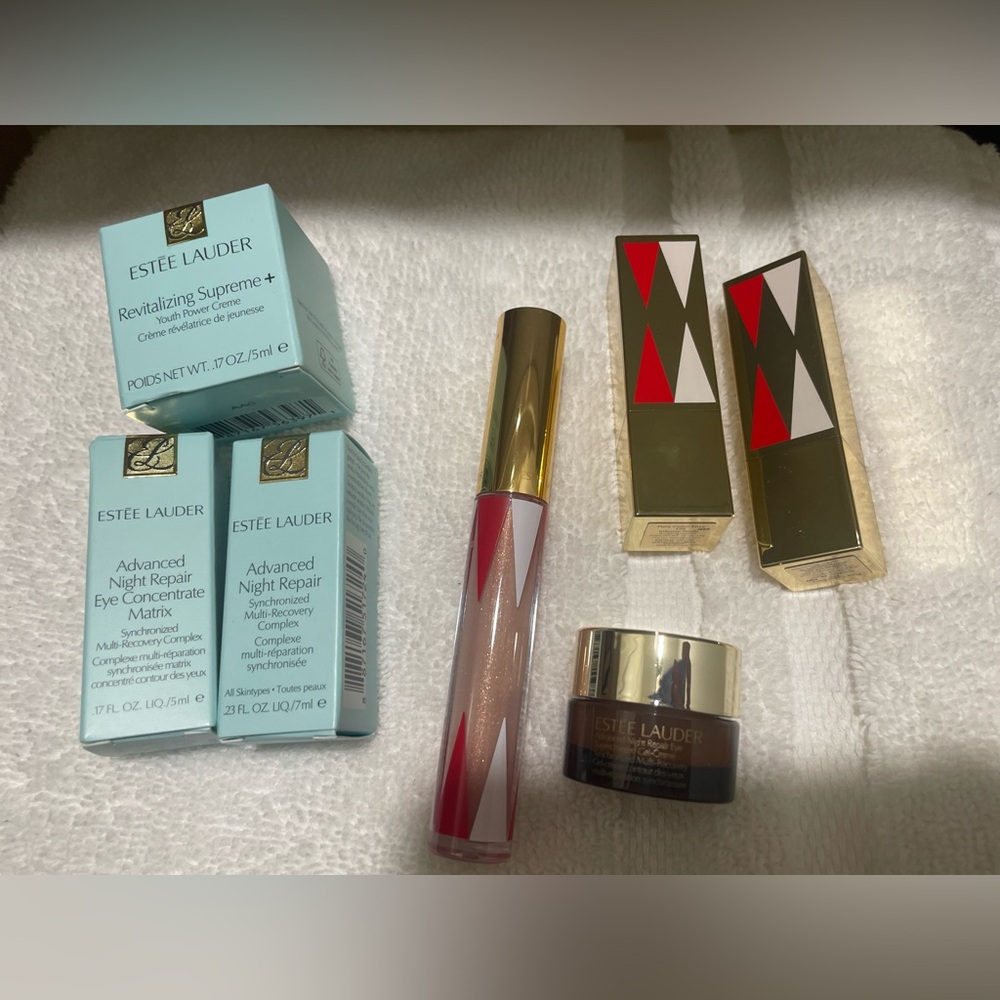 Estée Lauder Makeup and Beauty combo